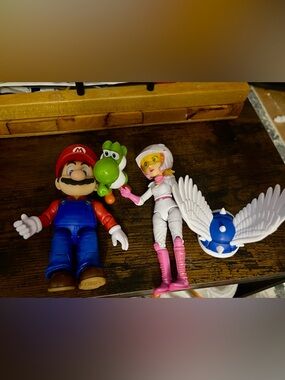 Nintendo Super Mario, Yoshi, Princess Peach and Winged Kappa Figure Set